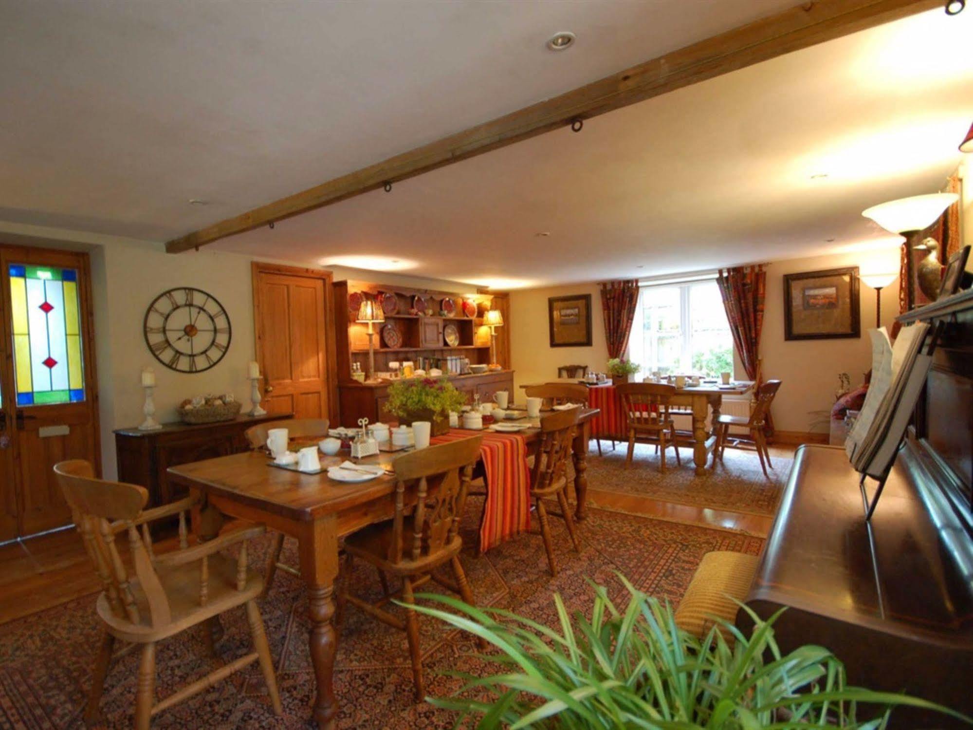 The Old Forge Bed and Breakfast East Kennett Eksteriør billede